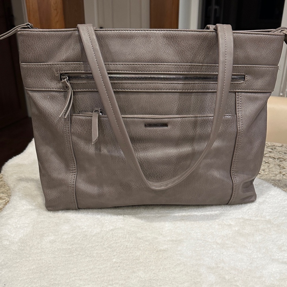 Nwot. Roots computer travel bag